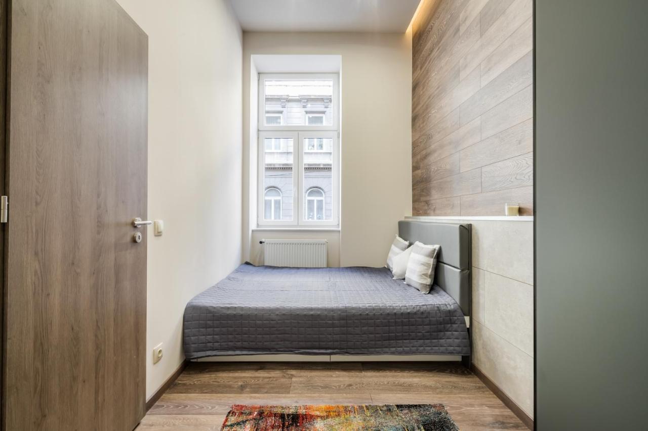 Central Comfort Suite For 6 By Oktogon Budapest Luaran gambar